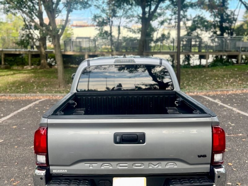 Toyota Tacoma SR5 V6 – Rear Wheel Drive