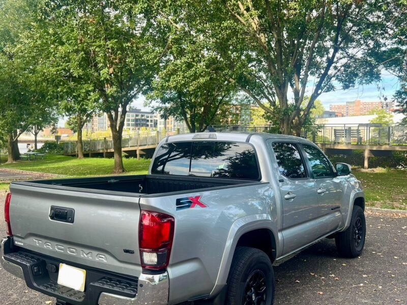 Toyota Tacoma SR5 V6 – Rear Wheel Drive